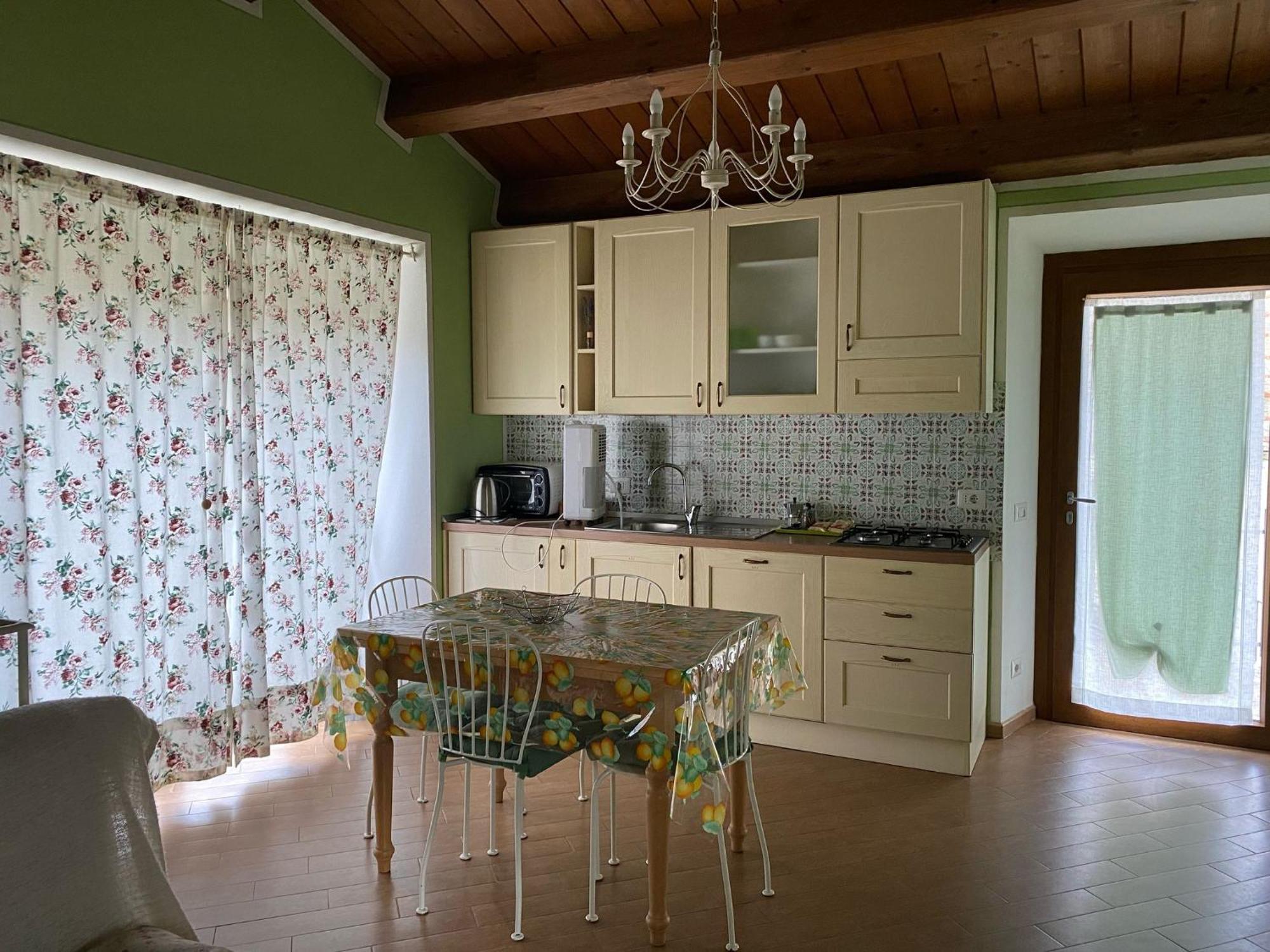 Agriturismo Vezzano คิวซี เดลลา แวร์นา ภายนอก รูปภาพ