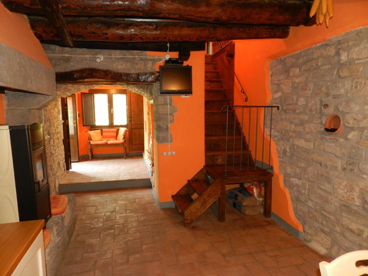 Agriturismo Vezzano คิวซี เดลลา แวร์นา ภายนอก รูปภาพ